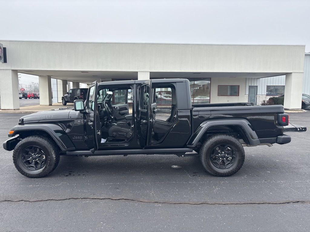 Used 2023 Jeep Gladiator Willys image 14