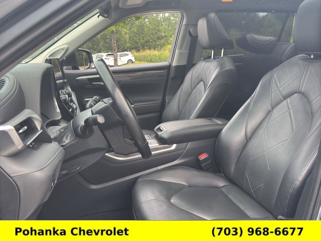 Used 2023 Toyota Highlander Platinum AWD/4WD image 20