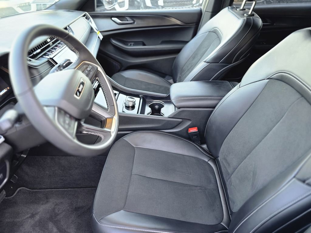 Used 2025 Jeep Grand Cherokee L Altitude image 21