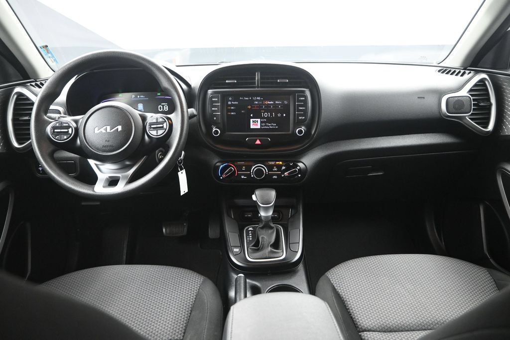 Used 2023 Kia Soul LX FWD image 26