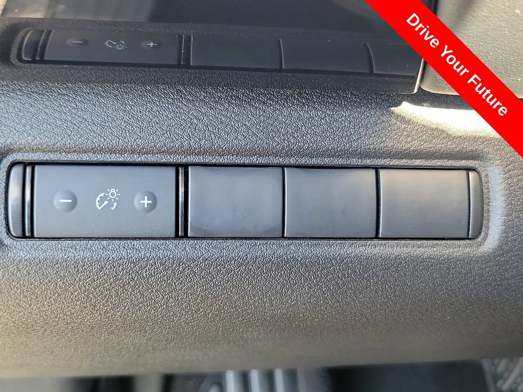 Used 2025 Nissan Pathfinder S FWD image 17
