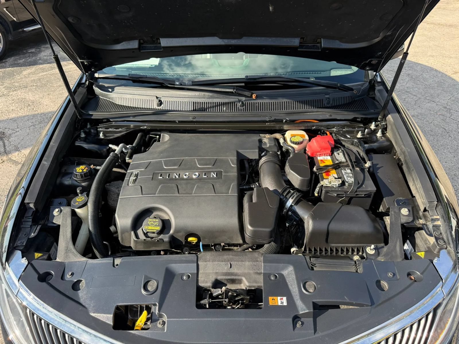 Used 2013 Lincoln MKS AWD image 19