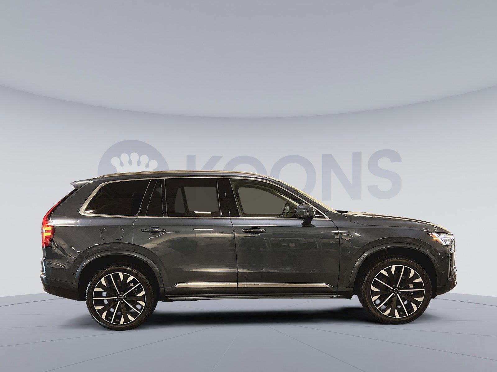 Used 2025 Volvo XC90 B6 Plus image 8