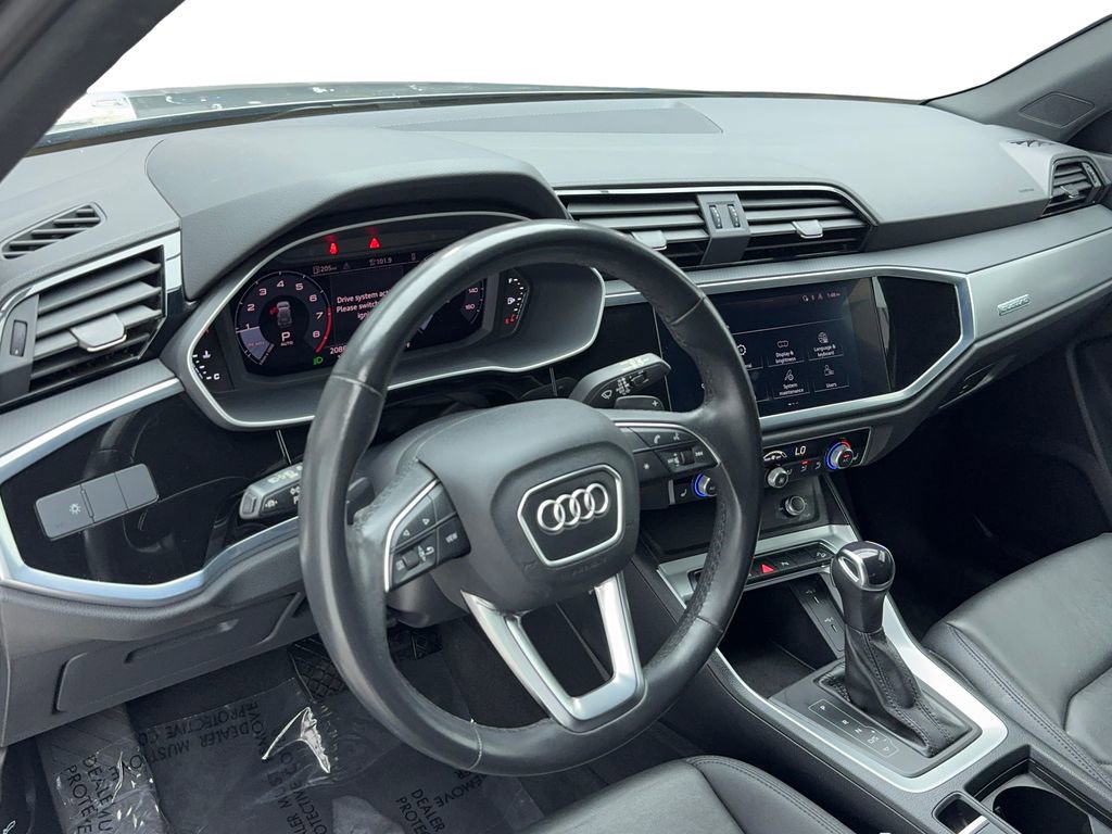 Used 2022 Audi Q3 2.0T Premium image 14