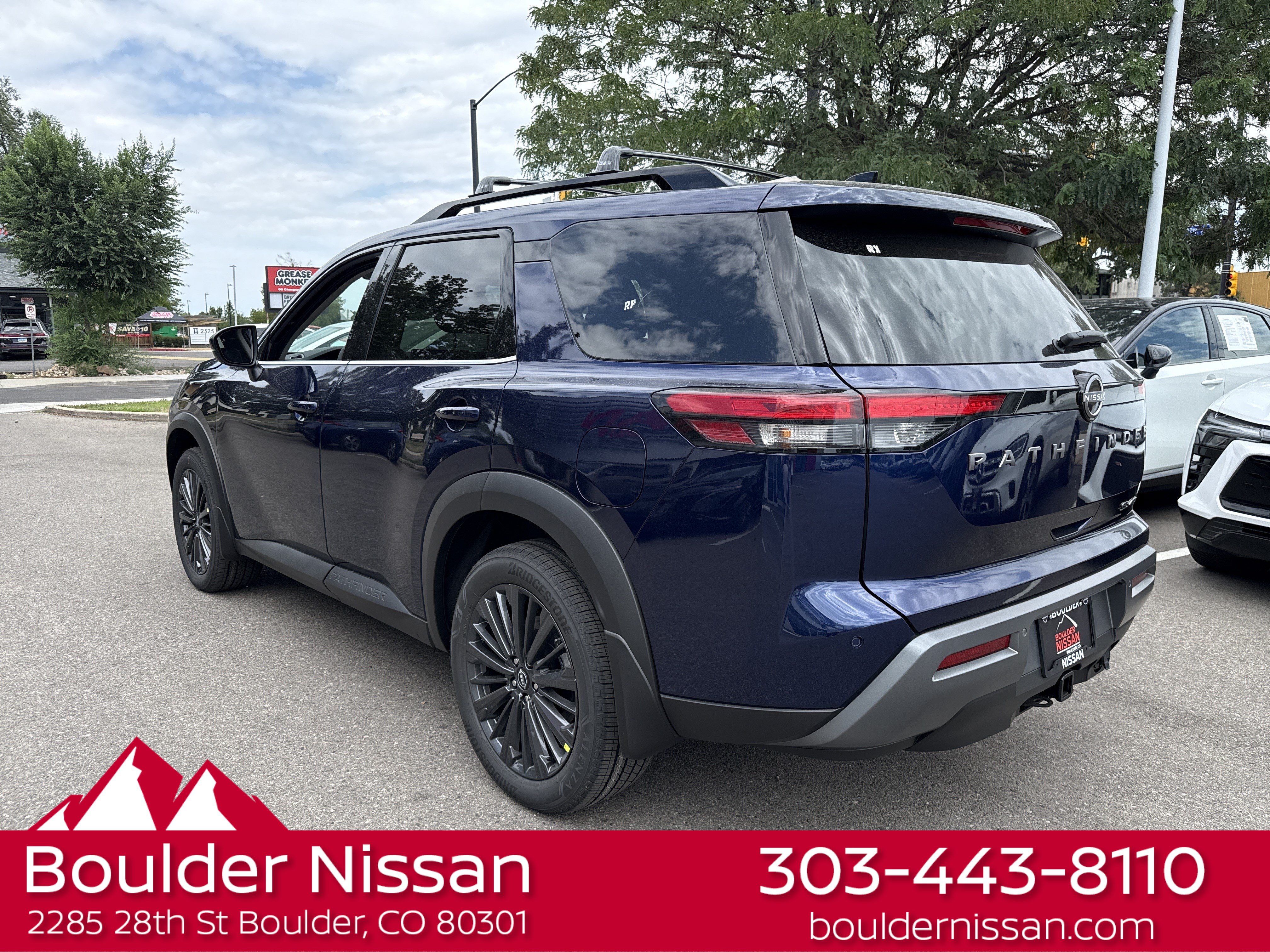 New 2026 Nissan Pathfinder SL w/ SL Premium Package AWD/4WD image 5