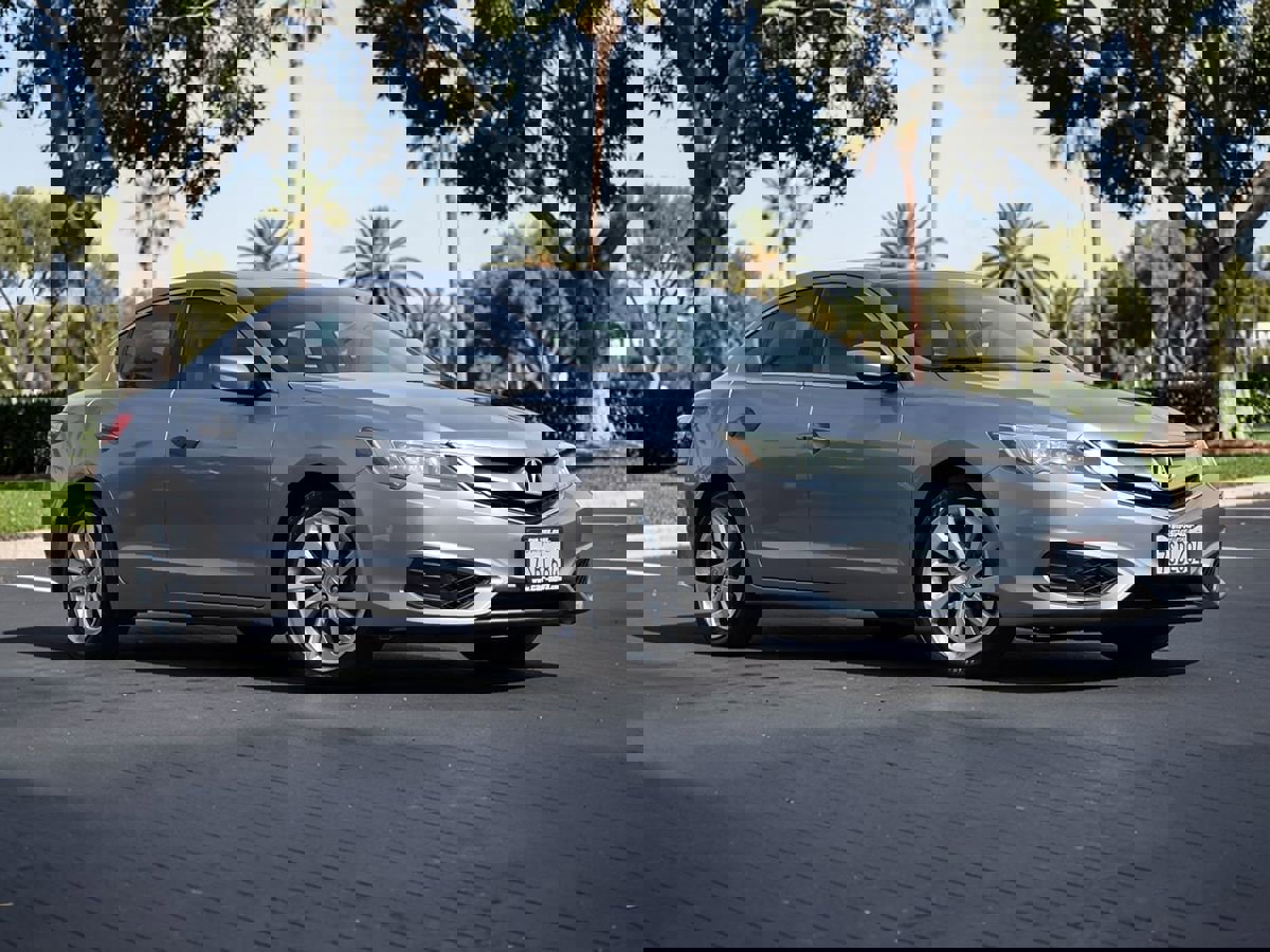 Used 2016 Acura ILX image 2