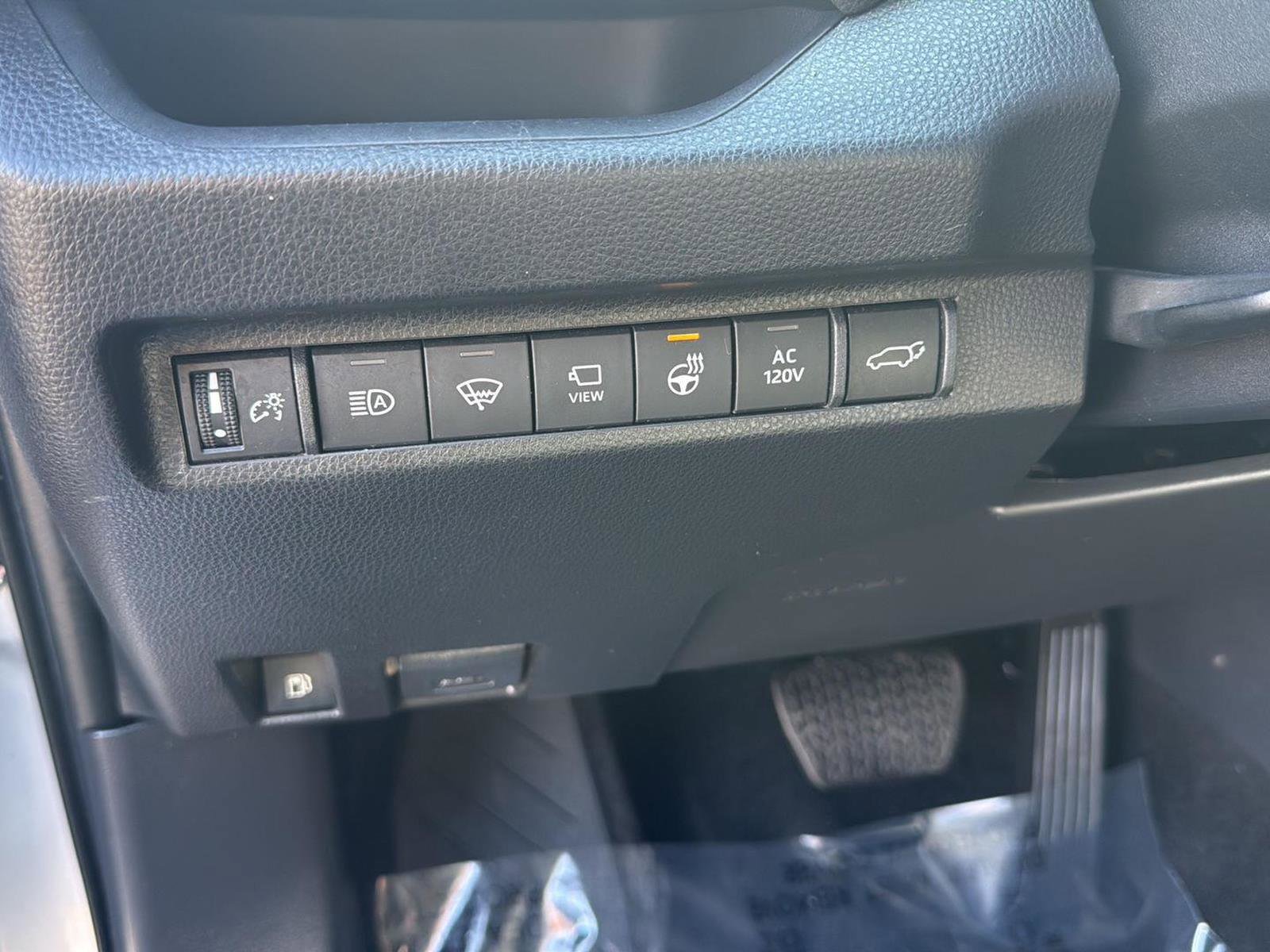 Used 2022 Toyota RAV4 XSE w/ Premium Package image 28