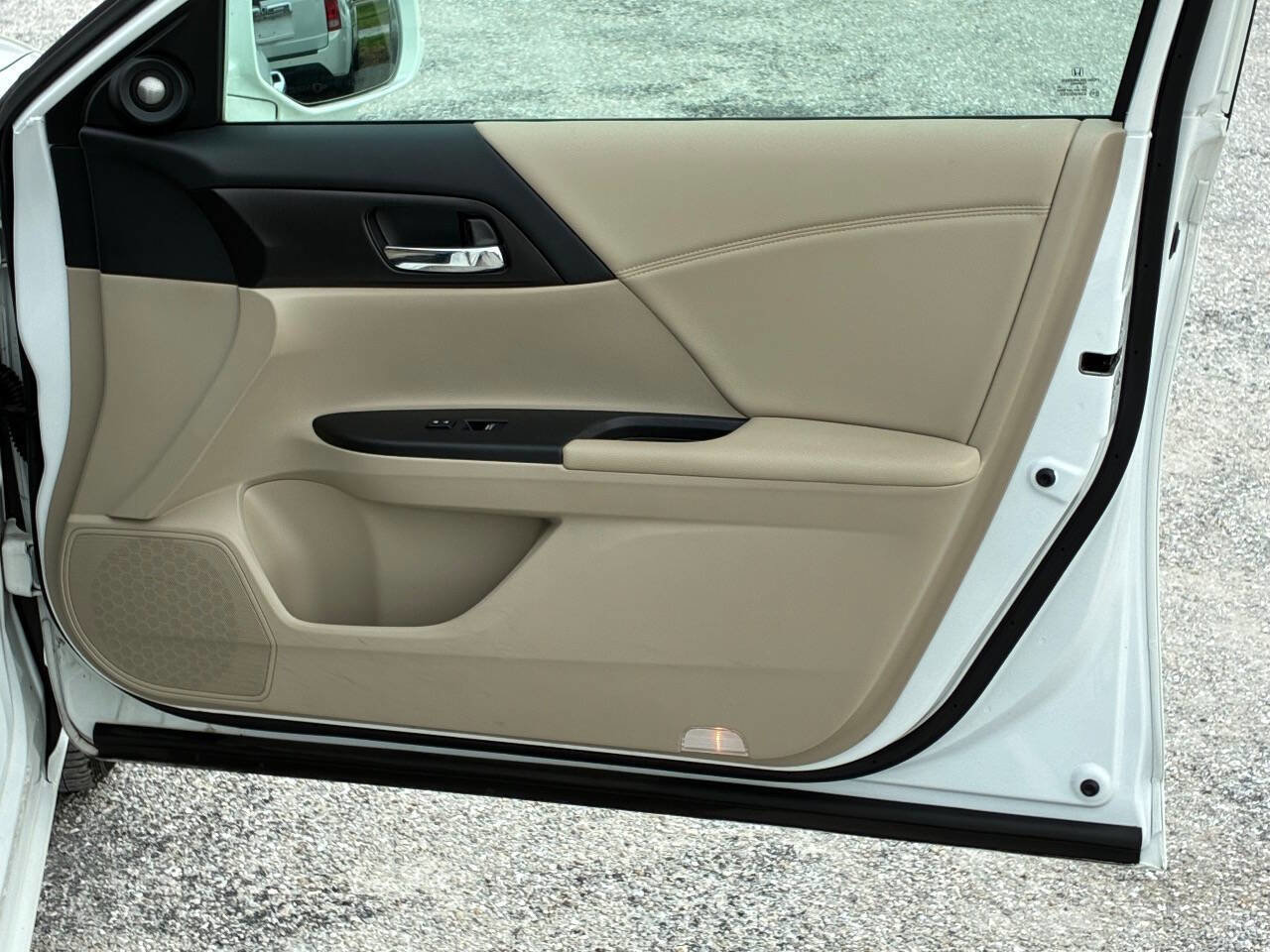 Used 2015 Honda Accord EX-L image 16