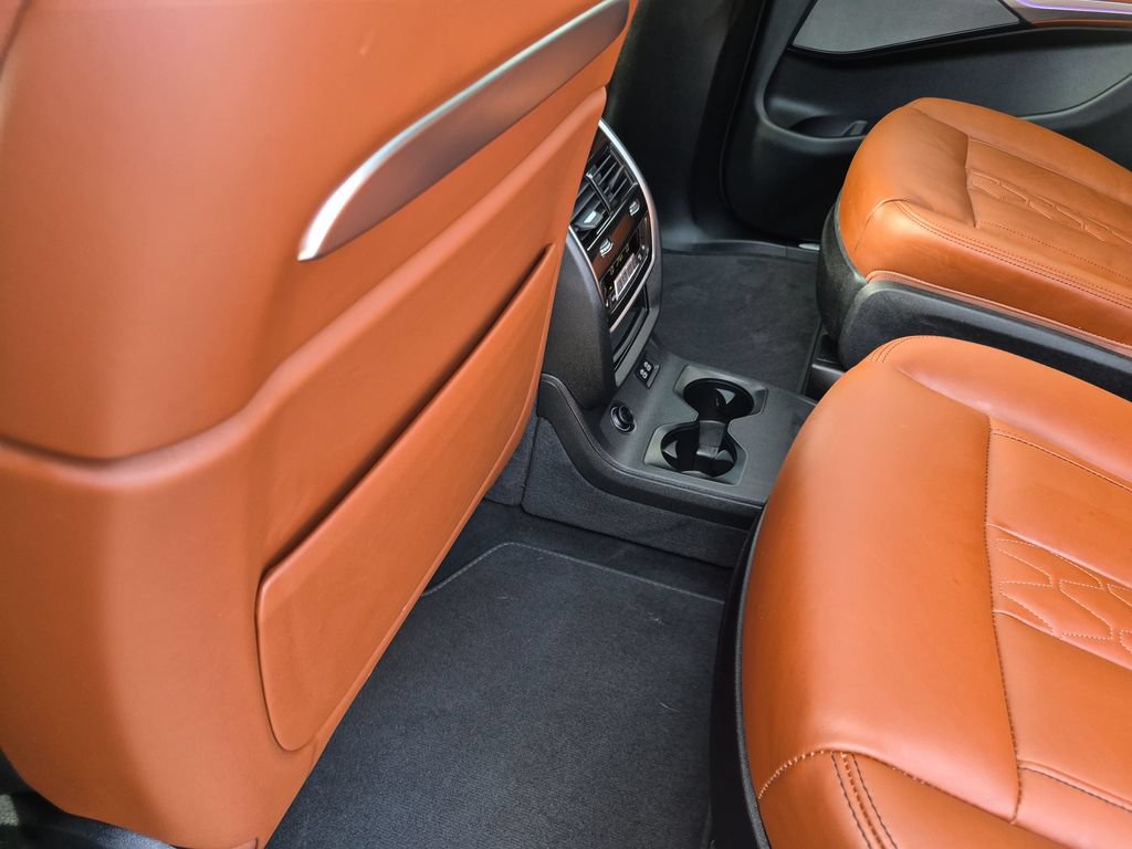 Used 2024 BMW X7 M60i w/ Climate Comfort Package AWD/4WD image 37