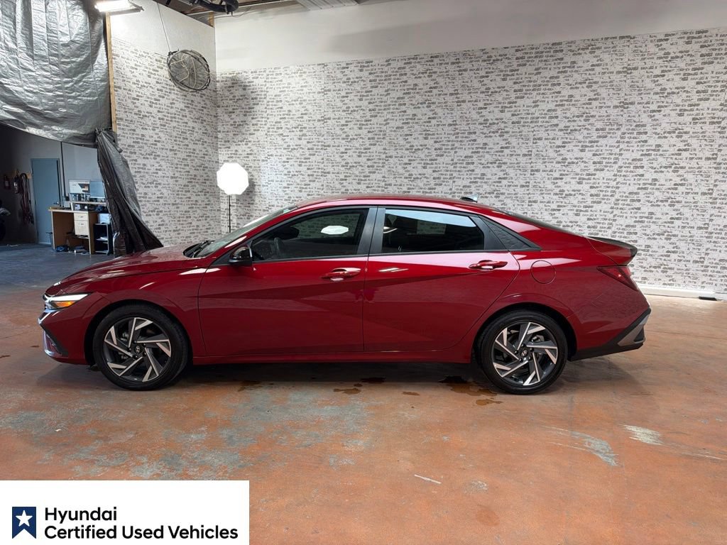 Used 2025 Hyundai Elantra Sport FWD image 4