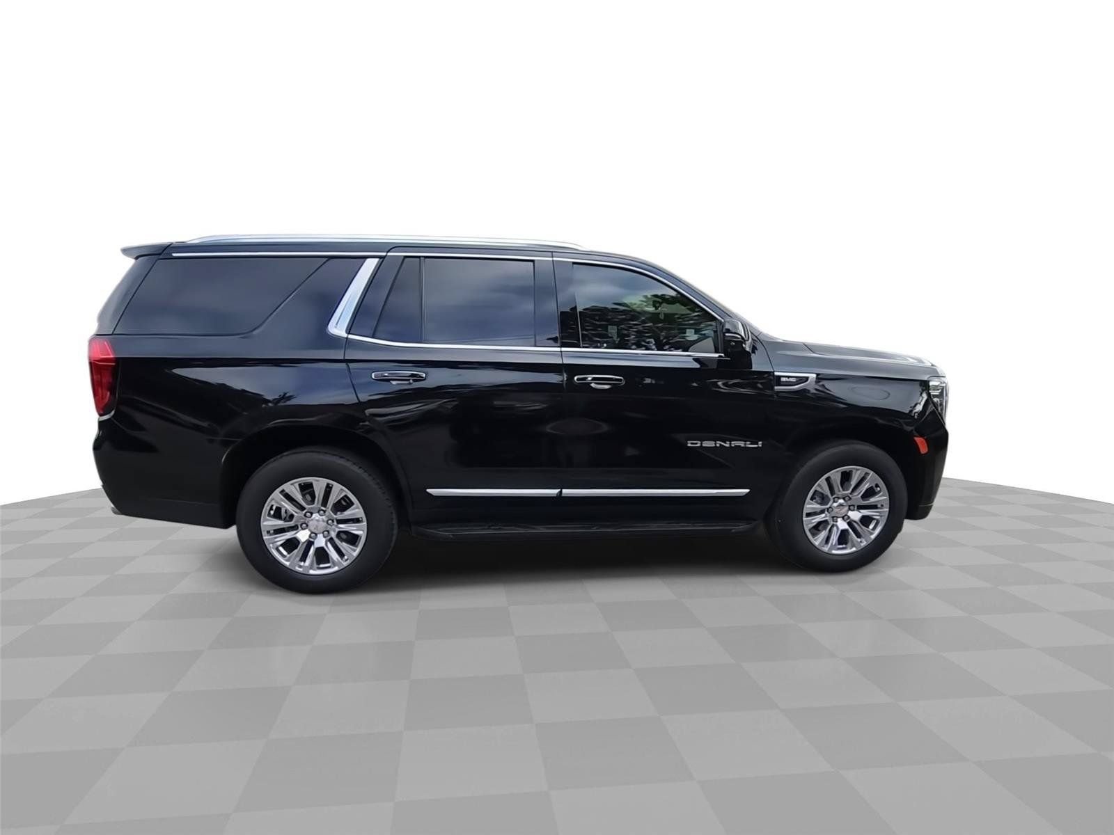 Used 2024 GMC Yukon Denali w/ Advanced Technology Package AWD/4WD image 9