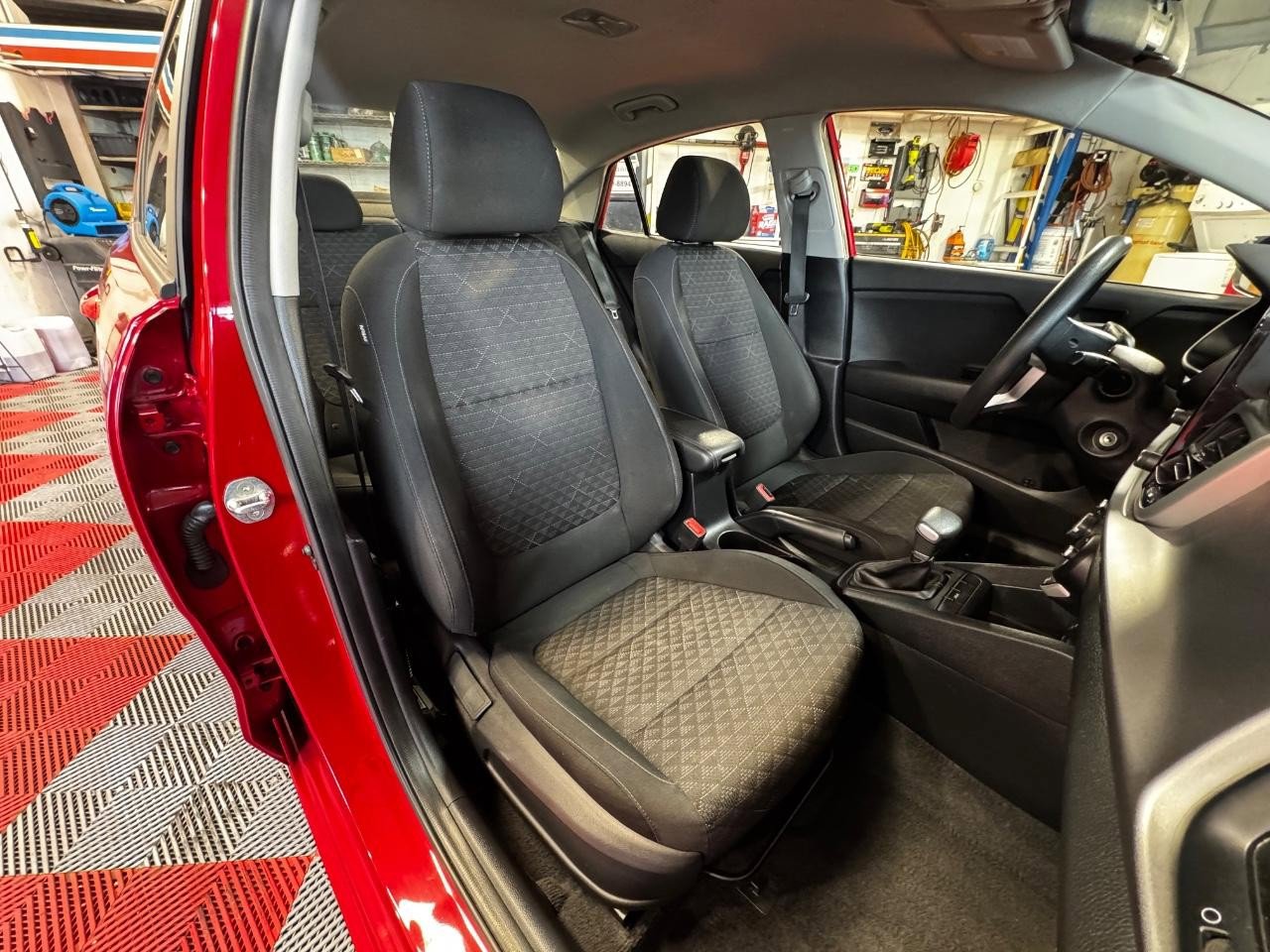 Used 2022 Kia Rio S image 9