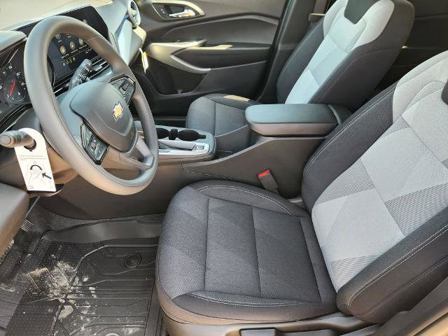 New 2026 Chevrolet Trax LS w/ LS Convenience Package FWD image 9