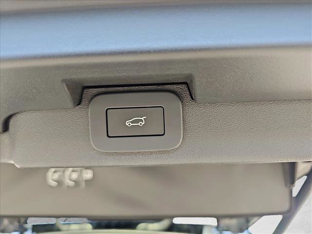 Used 2025 Land Rover Discovery Dynamic SE AWD/4WD image 14