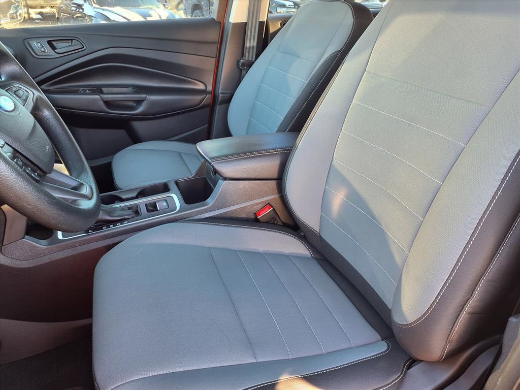 Used 2019 Ford Escape S image 3