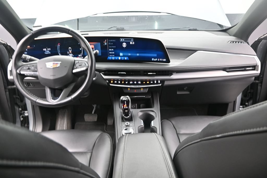Used 2025 Cadillac XT4 Premium Luxury FWD image 29