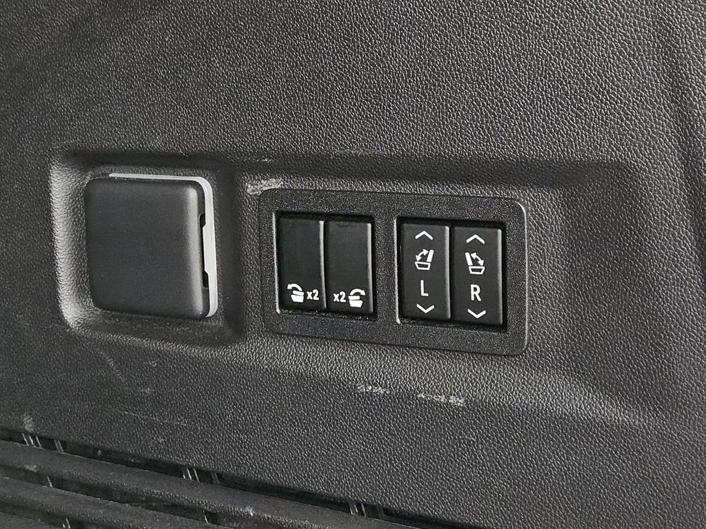 Used 2021 Chevrolet Tahoe High Country w/ Premium Package 2 image 8