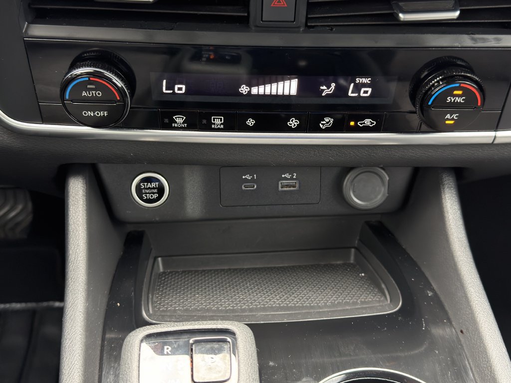 Used 2023 Nissan Rogue SV FWD image 19