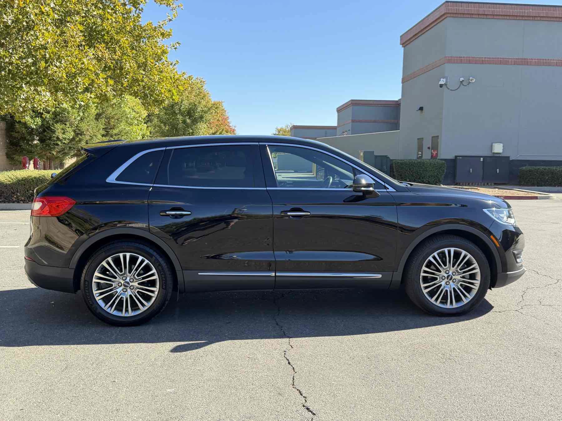 Used 2018 Lincoln MKX Reserve FWD image 8