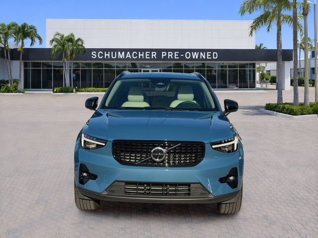 Certified 2025 Volvo XC40 B5 Ultra AWD/4WD image 2