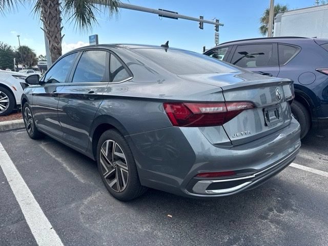 Used 2024 Volkswagen Jetta SEL FWD image 4