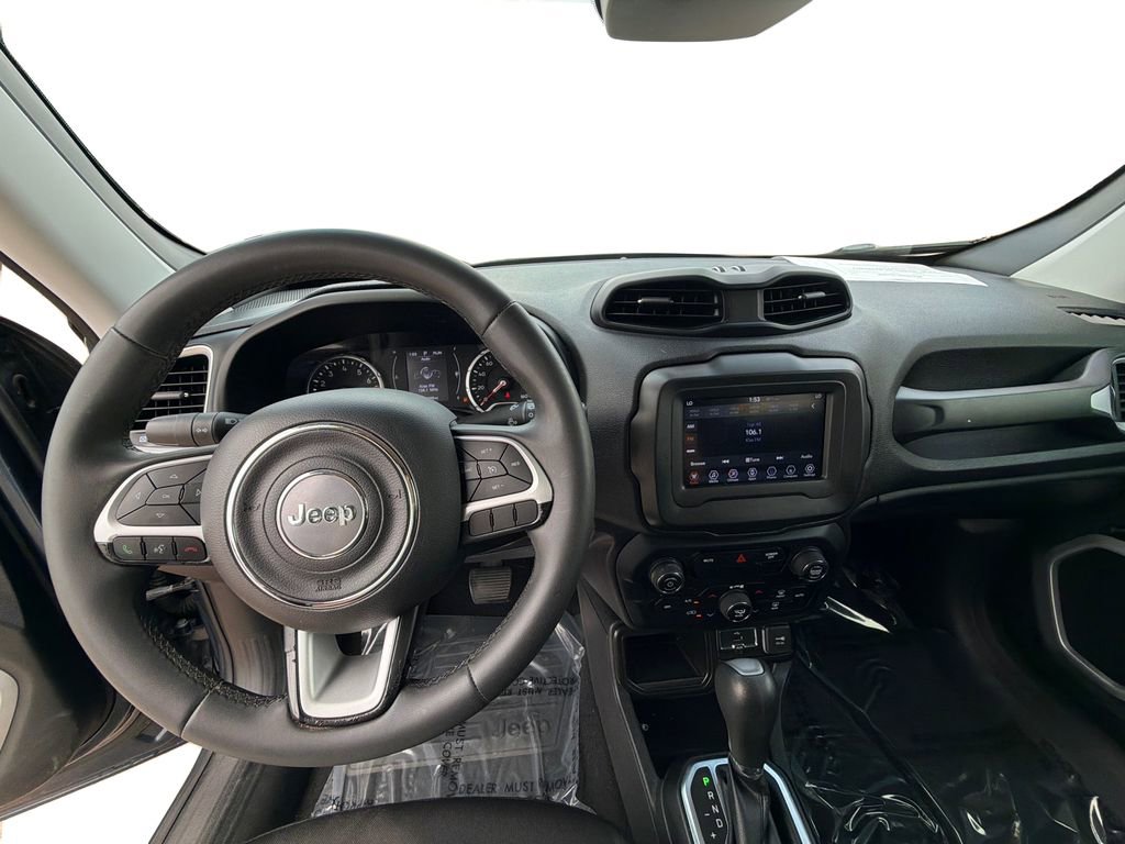 Used 2020 Jeep Renegade Latitude w/ Popular Equipment Group FWD image 21