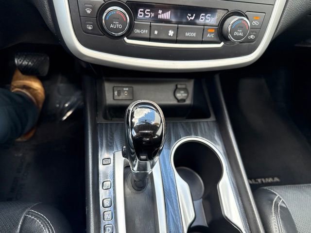 Used 2016 Nissan Altima 2.5 SL w/ 2.5 Technology w/LED Package FWD image 24