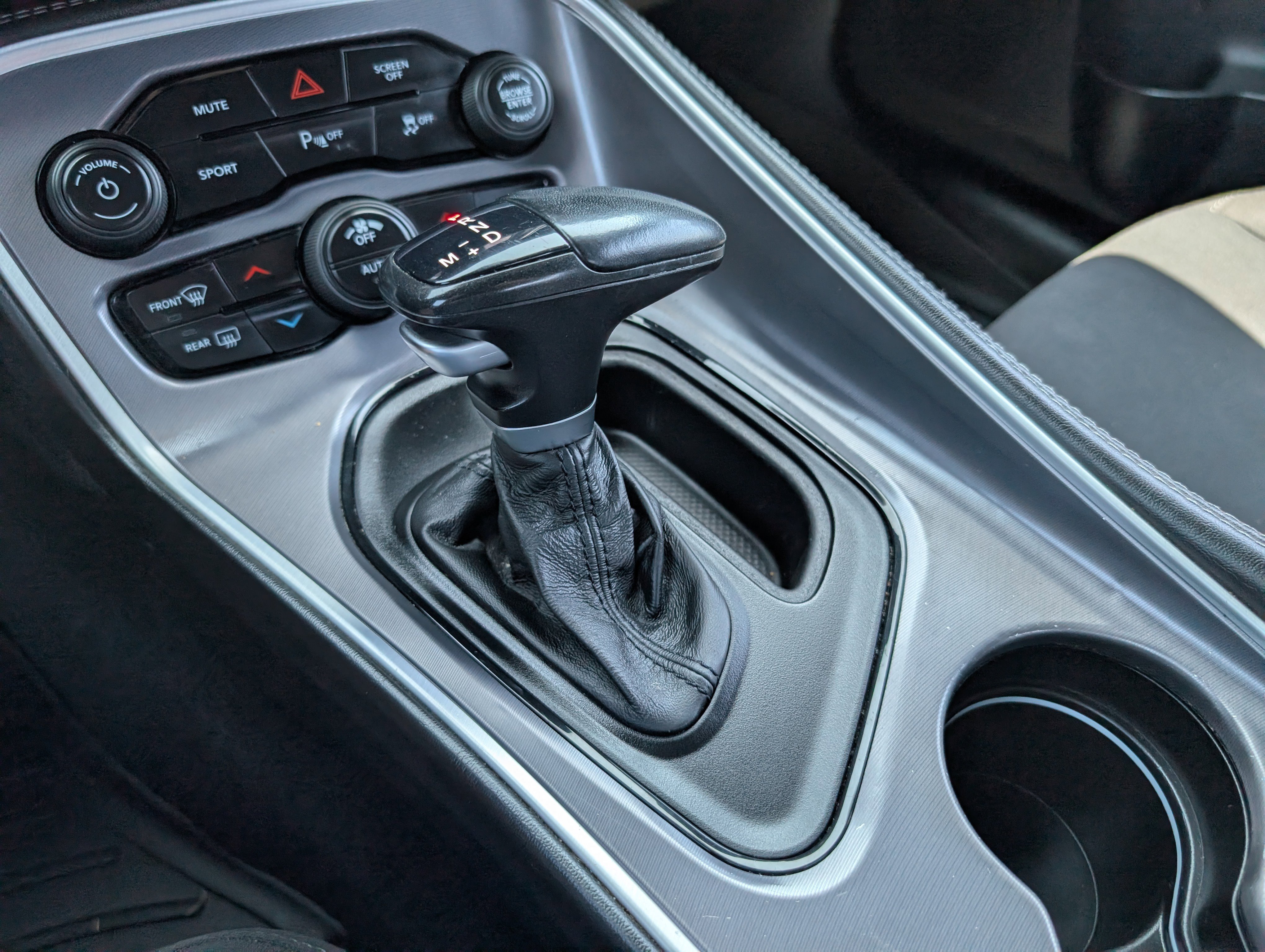 Used 2019 Dodge Challenger R/T w/ Driver Convenience Group RWD image 19