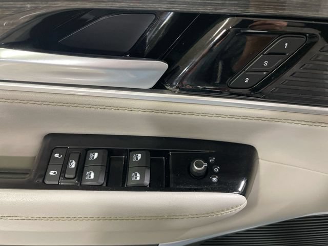 Certified 2022 Jeep Wagoneer Series III AWD/4WD image 13
