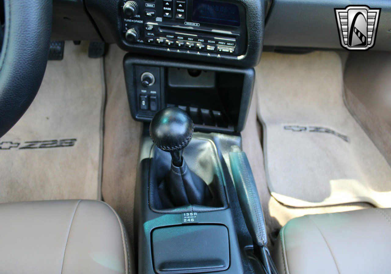 Used 1995 Chevrolet Camaro Z28 image 21