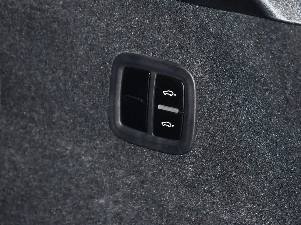Used 2021 Porsche Cayenne Turbo w/ Assistance Package image 66