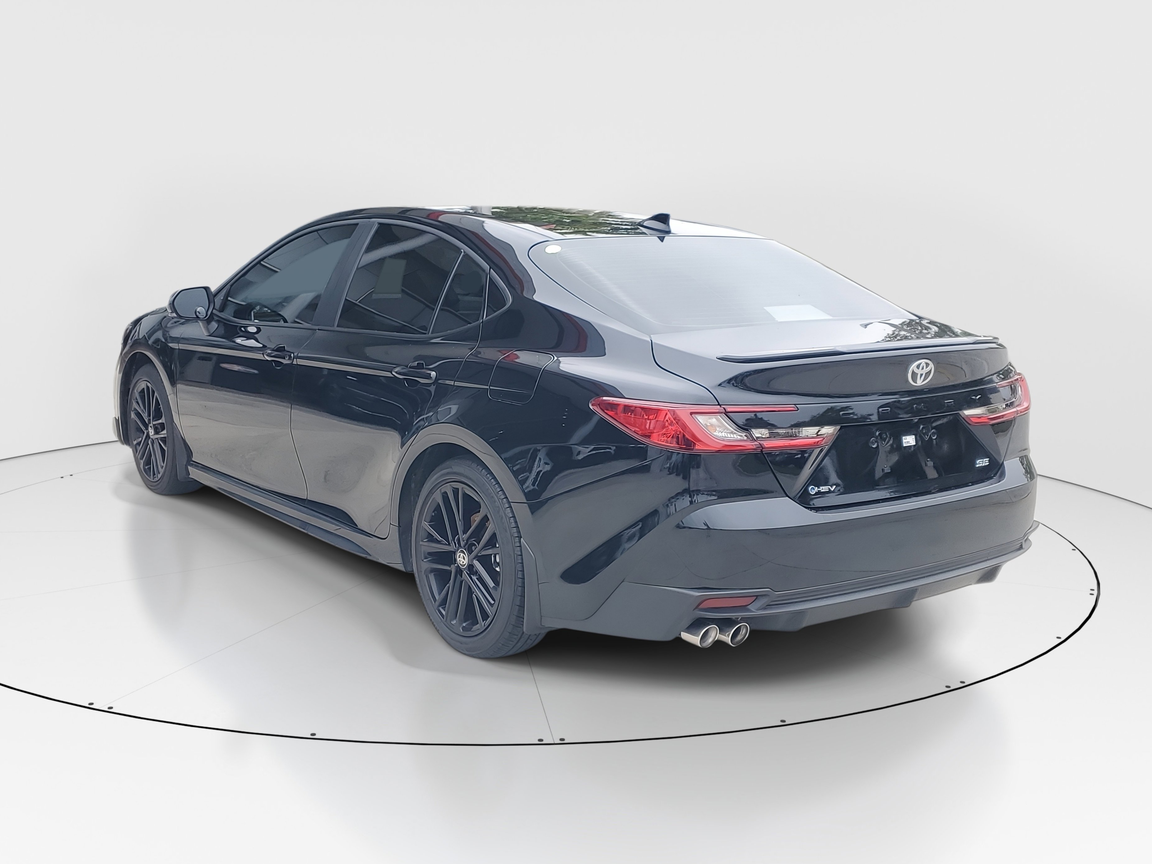 Used 2026 Toyota Camry SE image 5