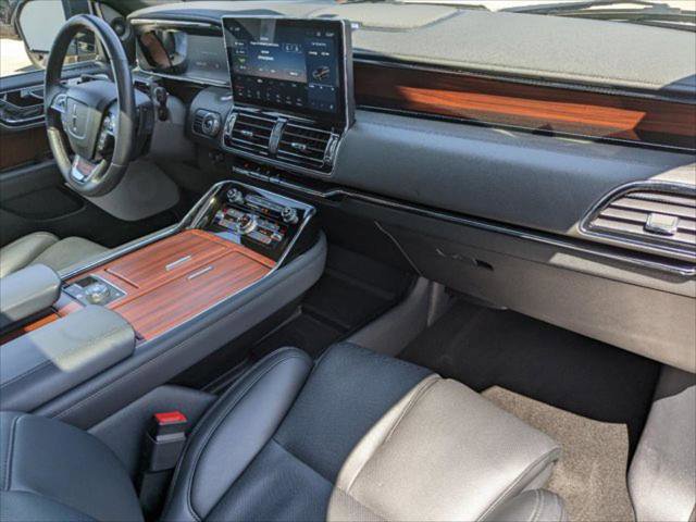Used 2023 Lincoln Navigator Reserve image 34