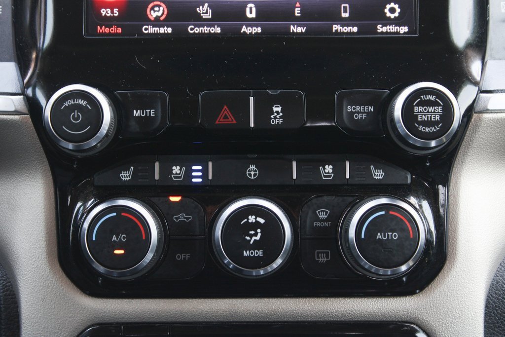 Used 2020 RAM 3500 Laramie image 32