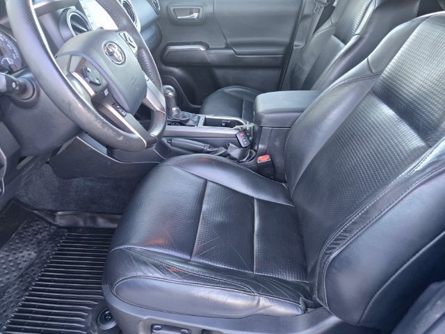 Certified 2020 Toyota Tacoma TRD Off-Road w/ TRD Premium Off Road Package AWD/4WD image 24