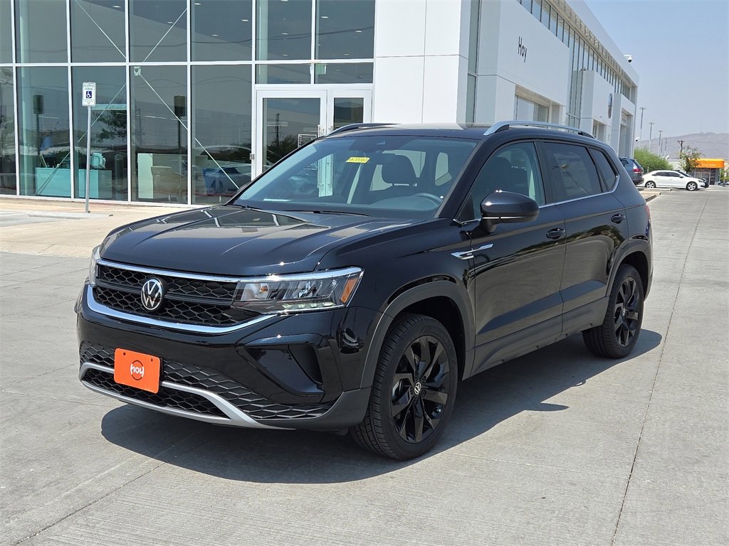 Used 2024 Volkswagen Taos SE image 4