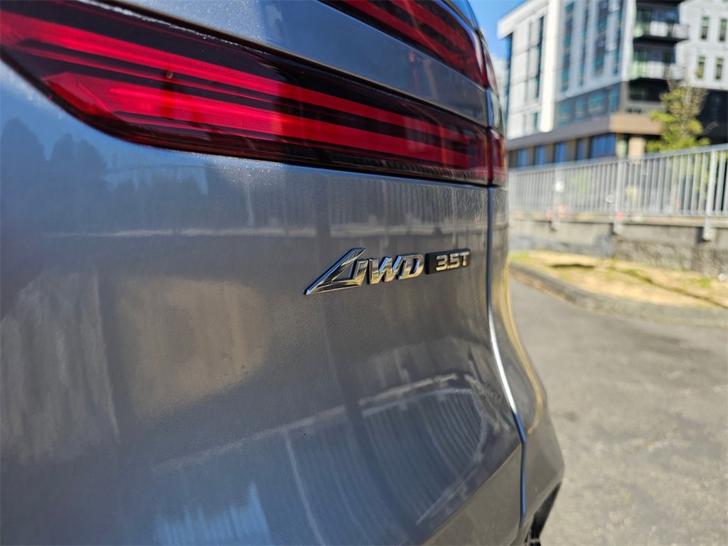 Used 2025 Genesis GV70 3.5T Sport w/ Sport Prestige Package image 16