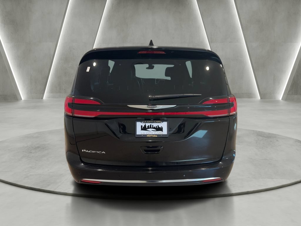 Used 2026 Chrysler Pacifica Select FWD image 4