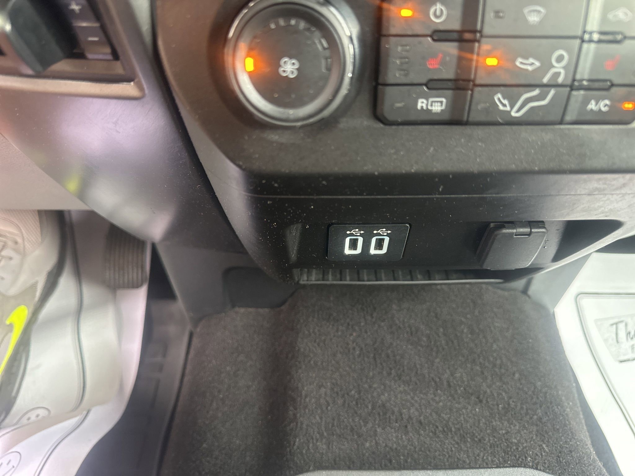 Used 2019 Ford F250 XLT w/ XLT Premium Package AWD/4WD image 35