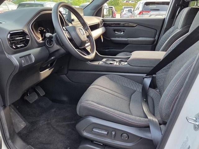 Used 2025 Honda Pilot Sport image 18
