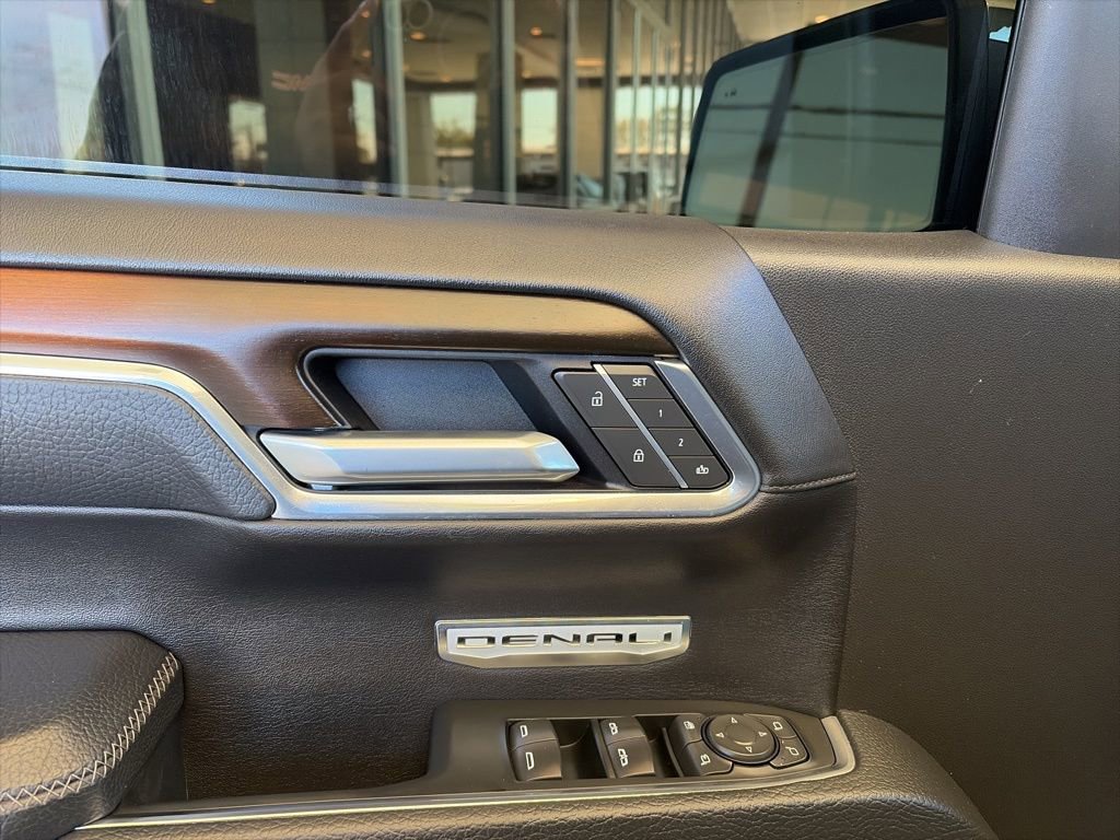 Certified 2025 GMC Sierra 1500 Denali image 10