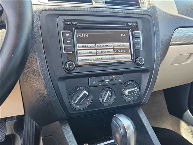 Used 2015 Volkswagen Jetta SE FWD image 14