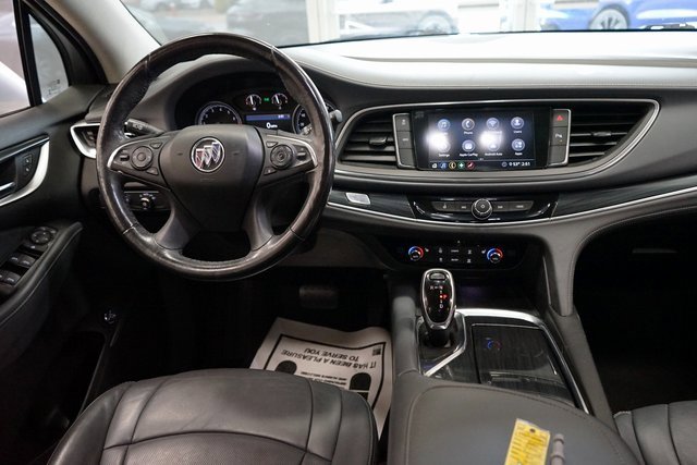 Used 2020 Buick Enclave Essence image 9