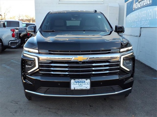 Used 2025 Chevrolet Suburban LT w/ Sun And Tow Package image 2