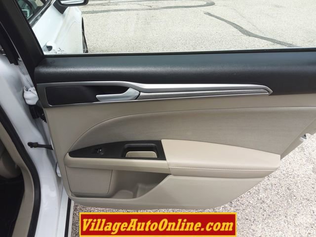 Used 2020 Ford Fusion SE image 34