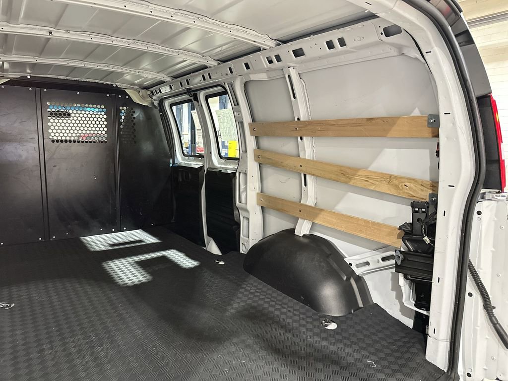 Used 2024 GMC Savana 2500 w/ Driver Convenience Package image 31