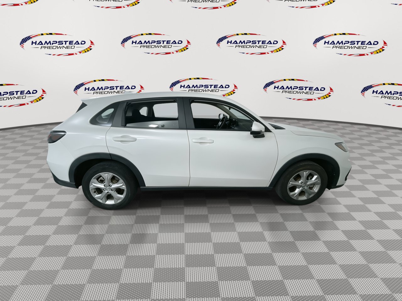 Used 2023 Honda HR-V LX image 9