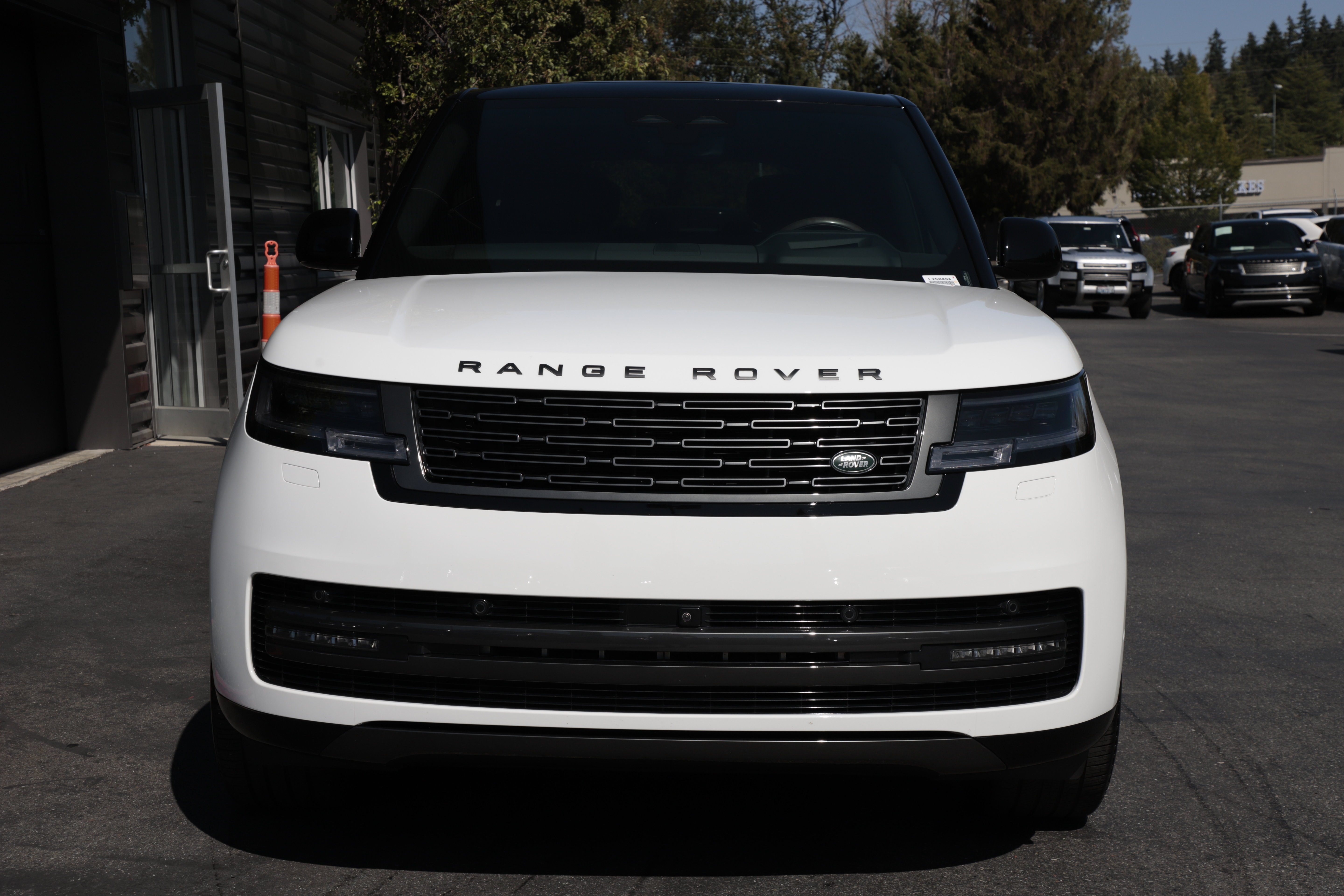 Certified 2024 Land Rover Range Rover Autobiography AWD/4WD image 4