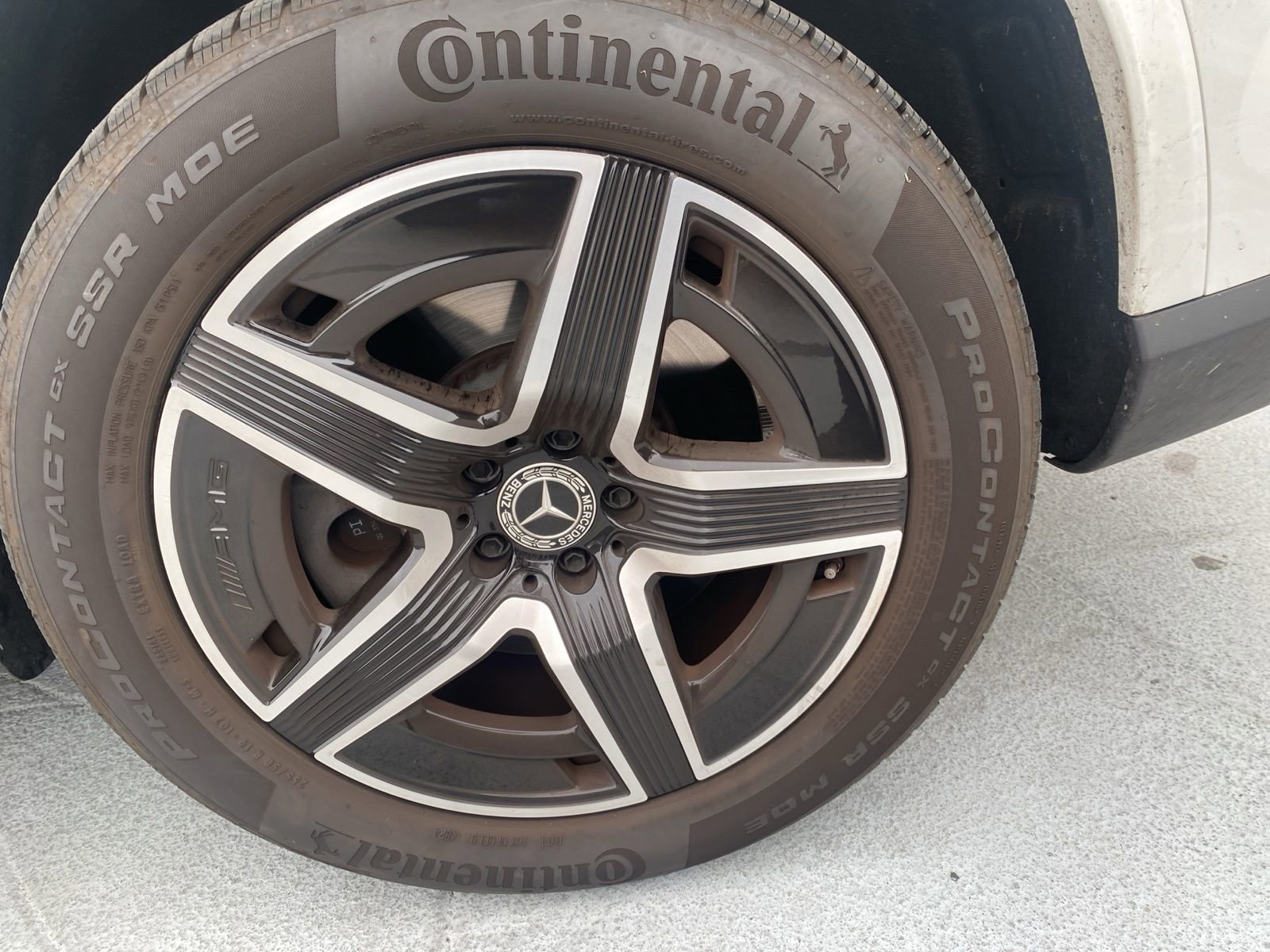 Used 2025 Mercedes-Benz GLC 350e 4MATIC image 5