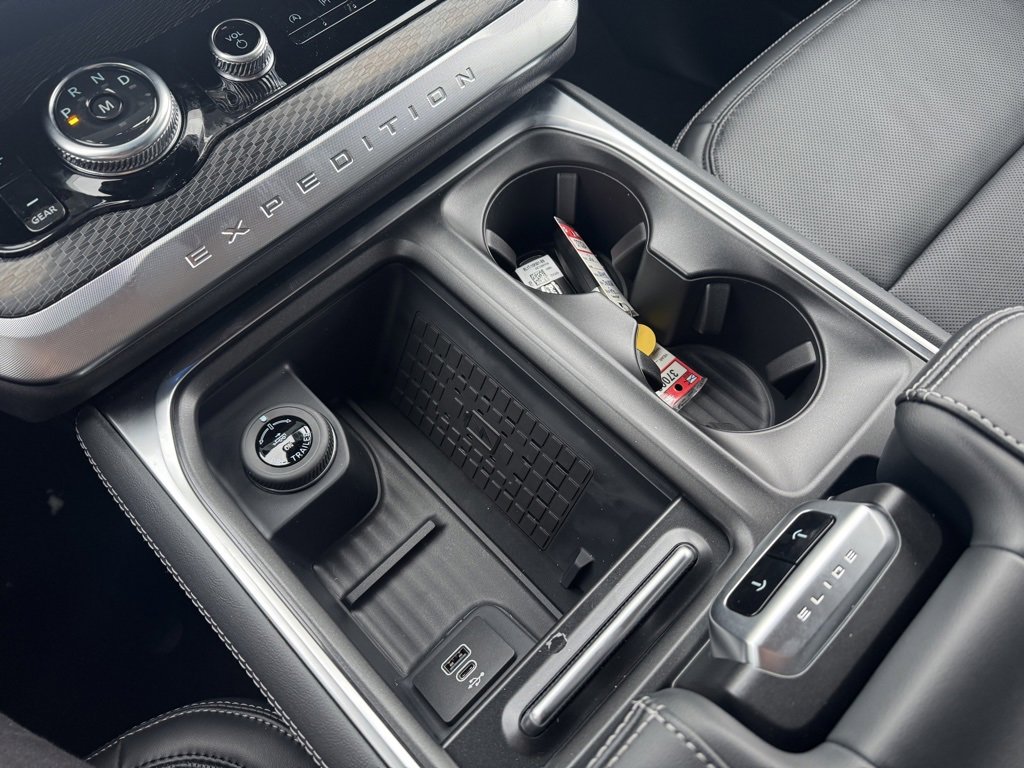 New 2025 Ford Expedition Max Platinum w/ Stealth Performance Package image 23